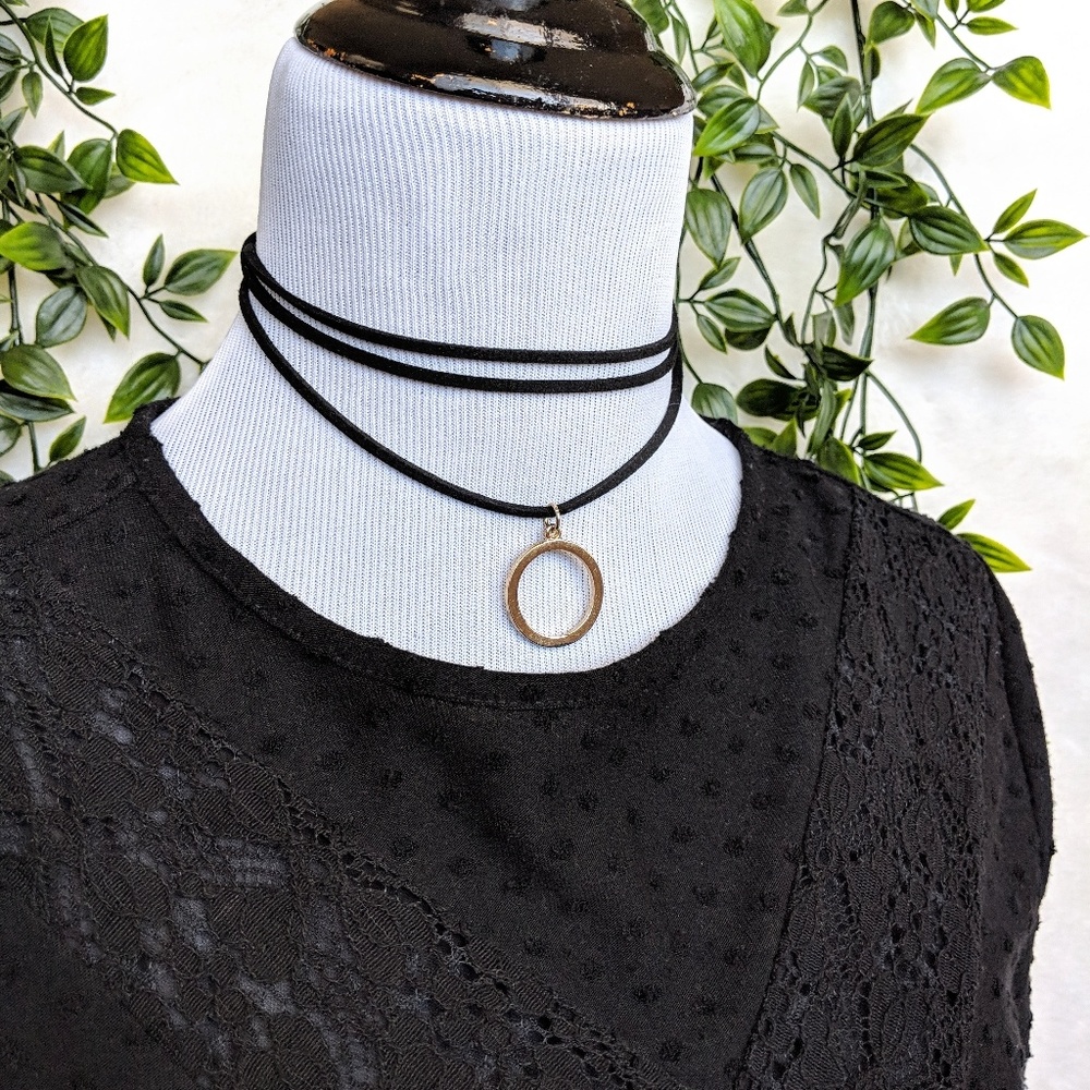 Simple Leather Choker Necklace w/Gold Ring